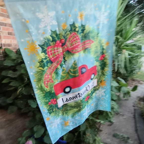 Large Annie Lapoint Christmas Garden Flag - Picture 4 of 5